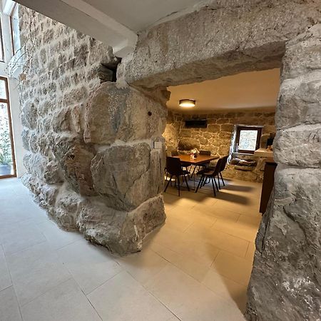 Maison Laurel - Beautiful Stone Estate With Private Pool, Near Split And Omis Gata المظهر الخارجي الصورة