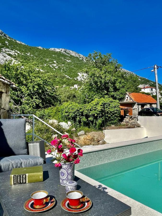 Maison Laurel - Beautiful Stone Estate With Private Pool, Near Split And Omis Gata المظهر الخارجي الصورة