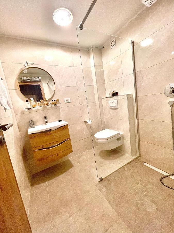 Maison Laurel - Beautiful Stone Estate With Private Pool, Near Split And Omis Gata المظهر الخارجي الصورة