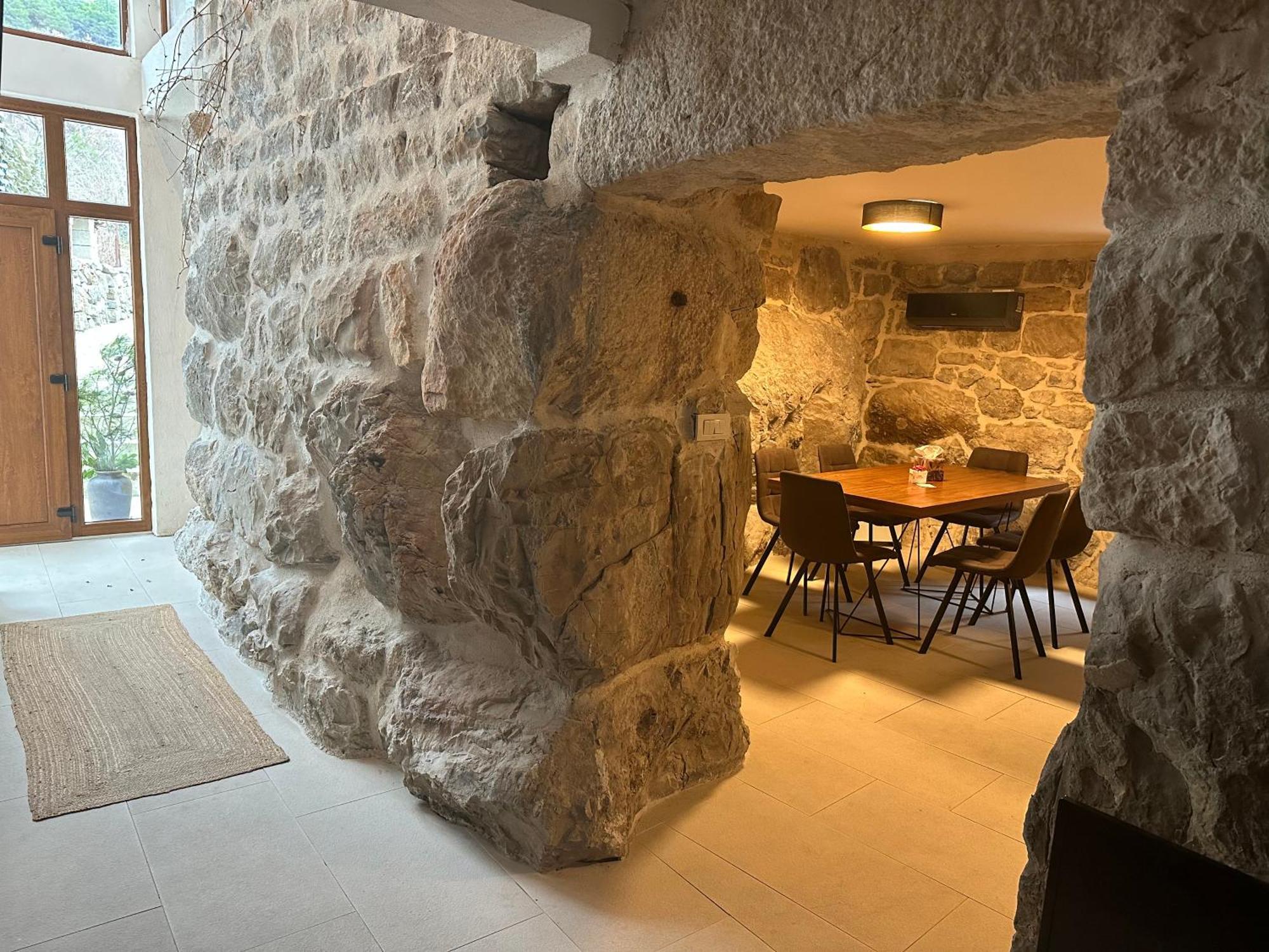 Maison Laurel - Beautiful Stone Estate With Private Pool, Near Split And Omis Gata المظهر الخارجي الصورة